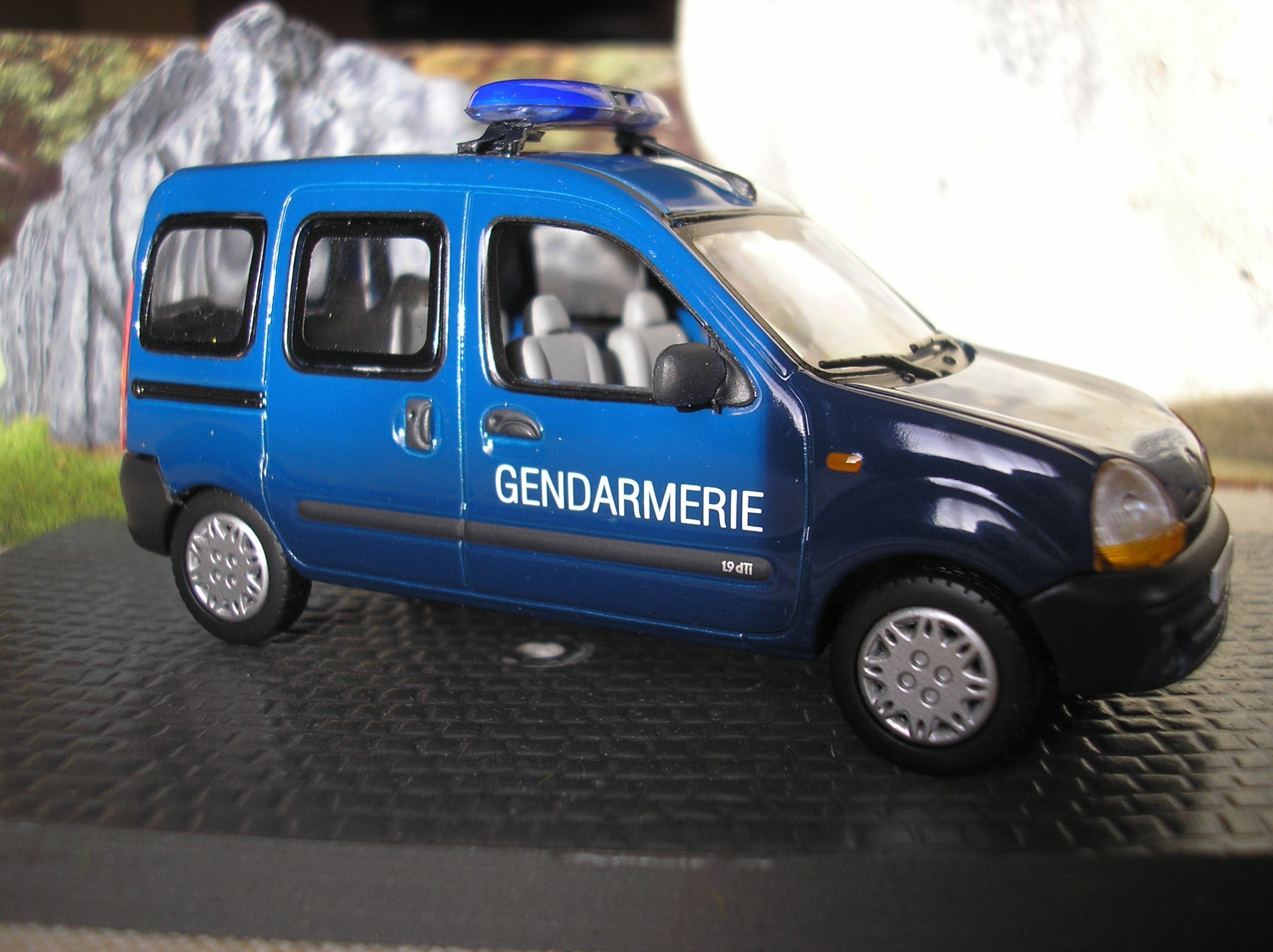 voiture miniature renault kangoo